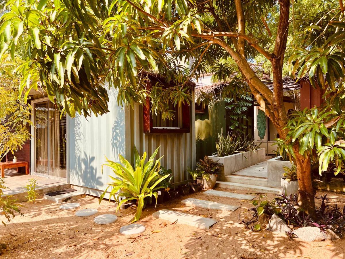 Little Lagoon Hostel Arugam Bay Bagian luar foto