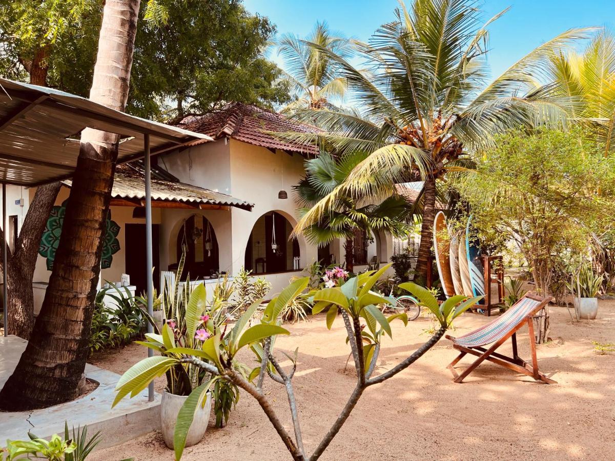 Little Lagoon Hostel Arugam Bay Bagian luar foto