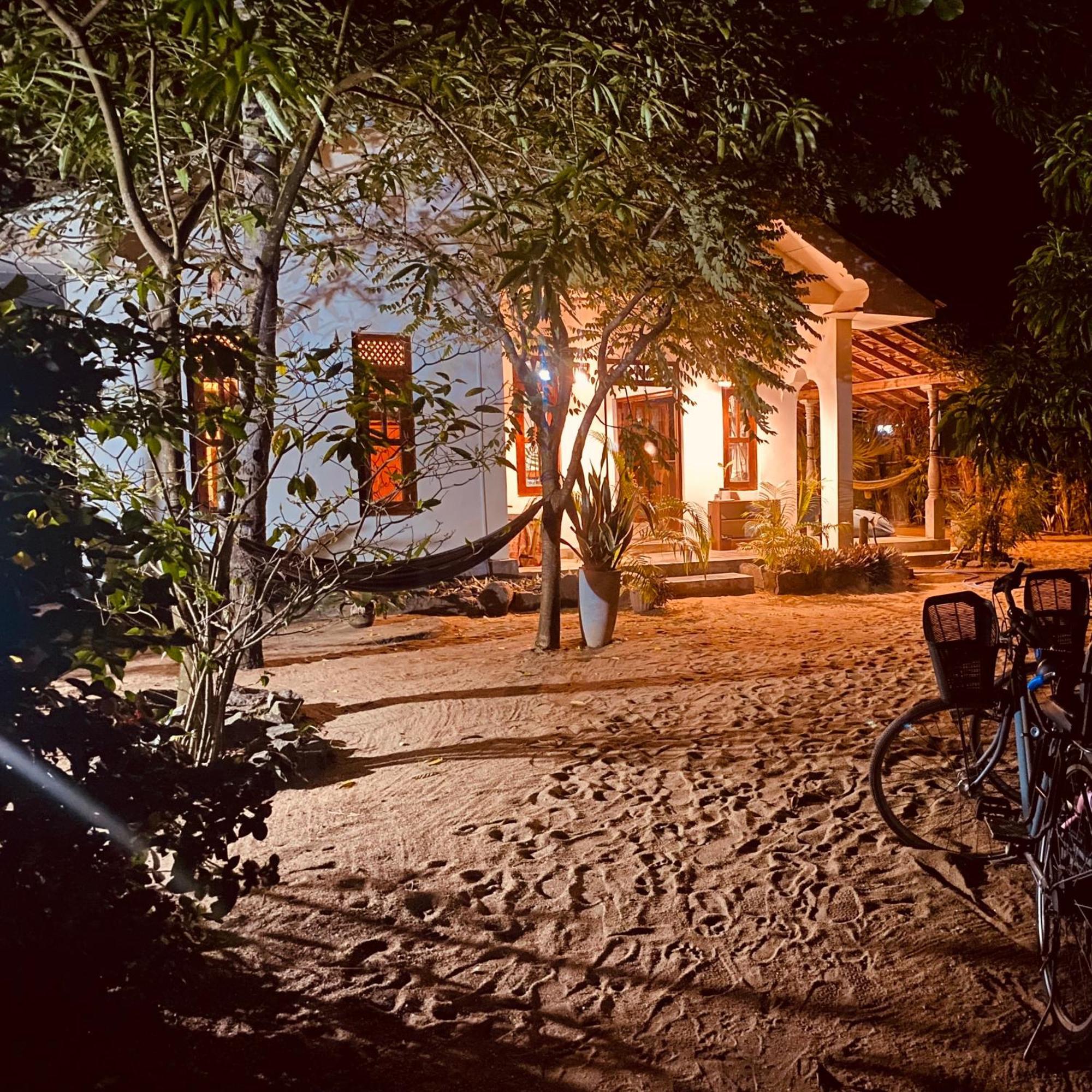 Little Lagoon Hostel Arugam Bay Bagian luar foto